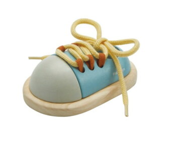 Lernschuh Orchard aus Holz von Plantoys
