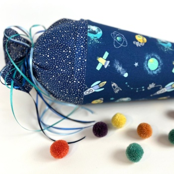 Stoff Schultüte Zuckertüte Planeten mit Namensschild - Produktbild 1